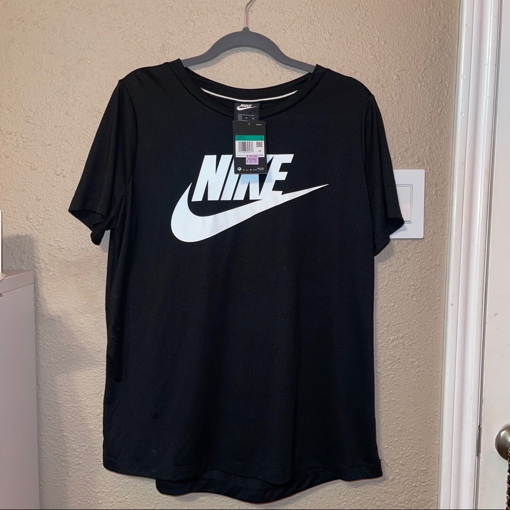 Brand new Nike shirt Size XL